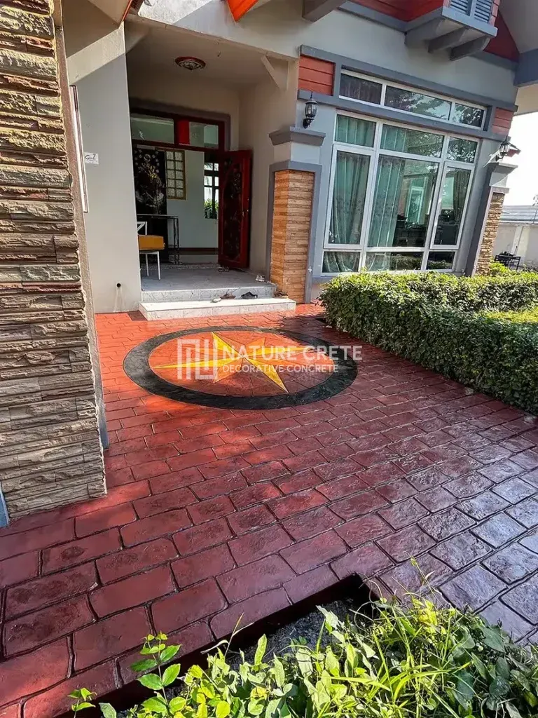 คอนครีตพิมพ์ลาย Nature Crete ลาย Cobble Star สีแดงขอบดำมุมกว้าง