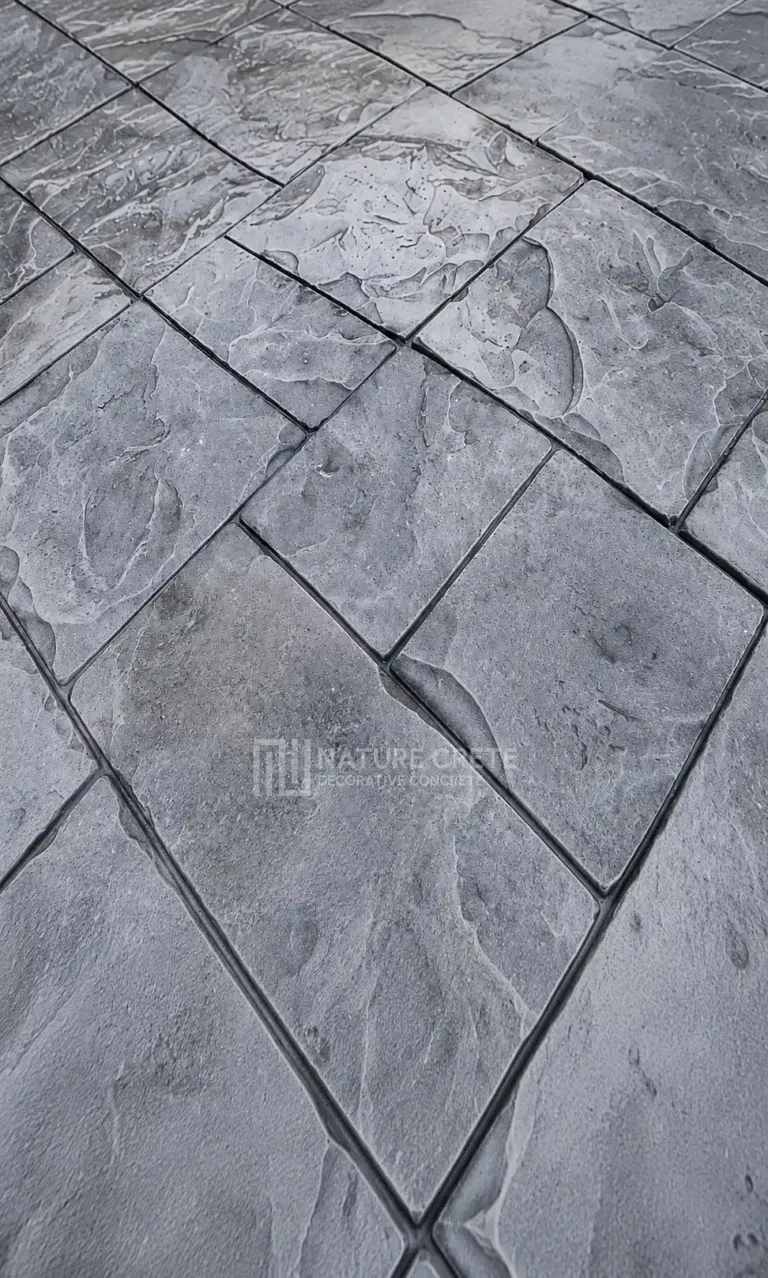 ลานรอบบ้านและจอดรถ ลาย Ashlar Slate สีเทา 730x616